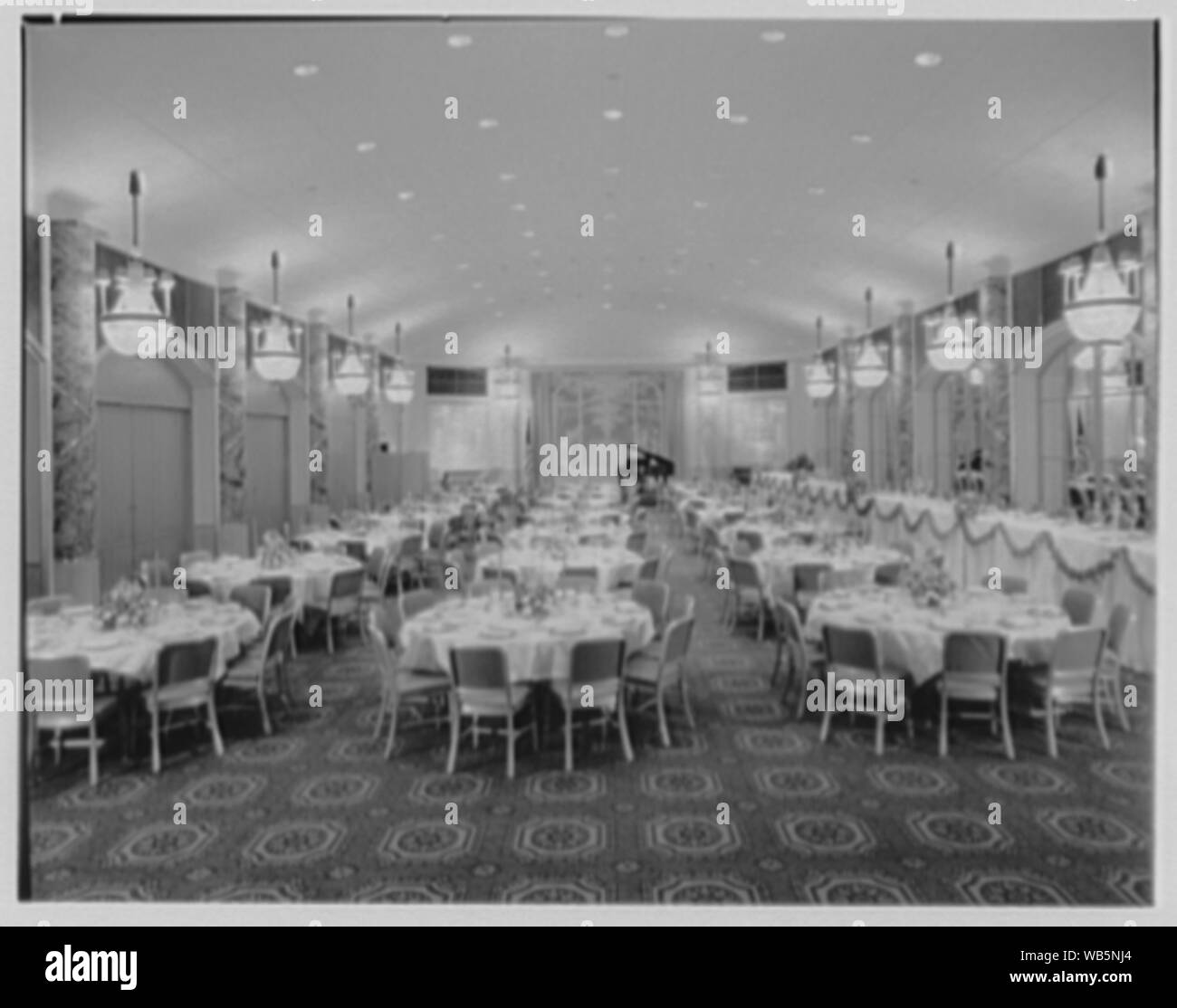 Essex House, colonnati. Abstract/medio: Collezione Gottscho-Schleisner Foto Stock