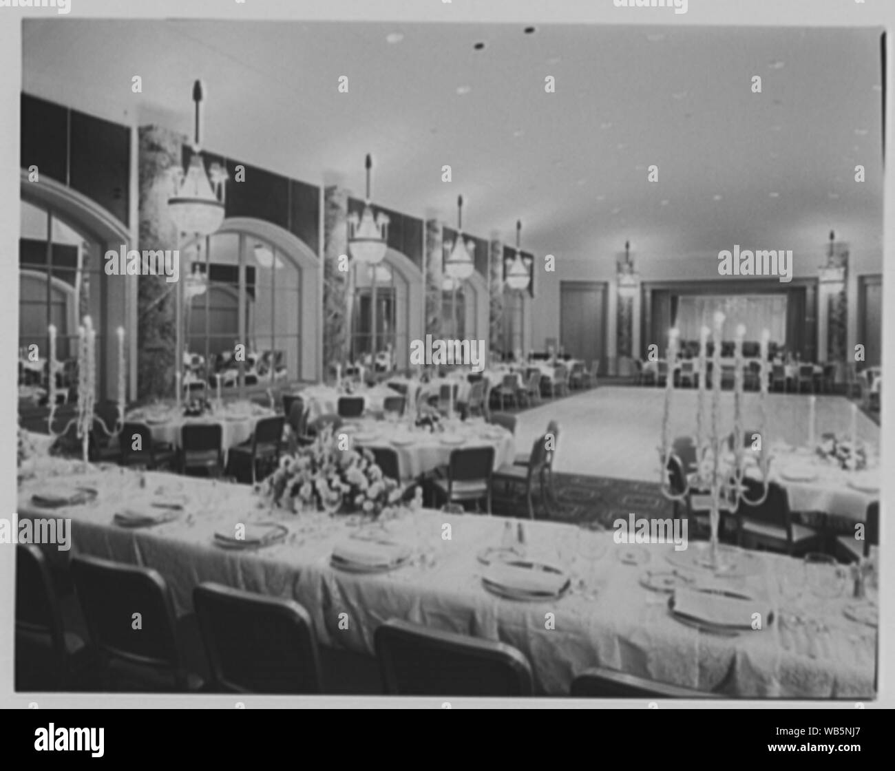 Essex House, colonnati. Abstract/medio: Collezione Gottscho-Schleisner Foto Stock