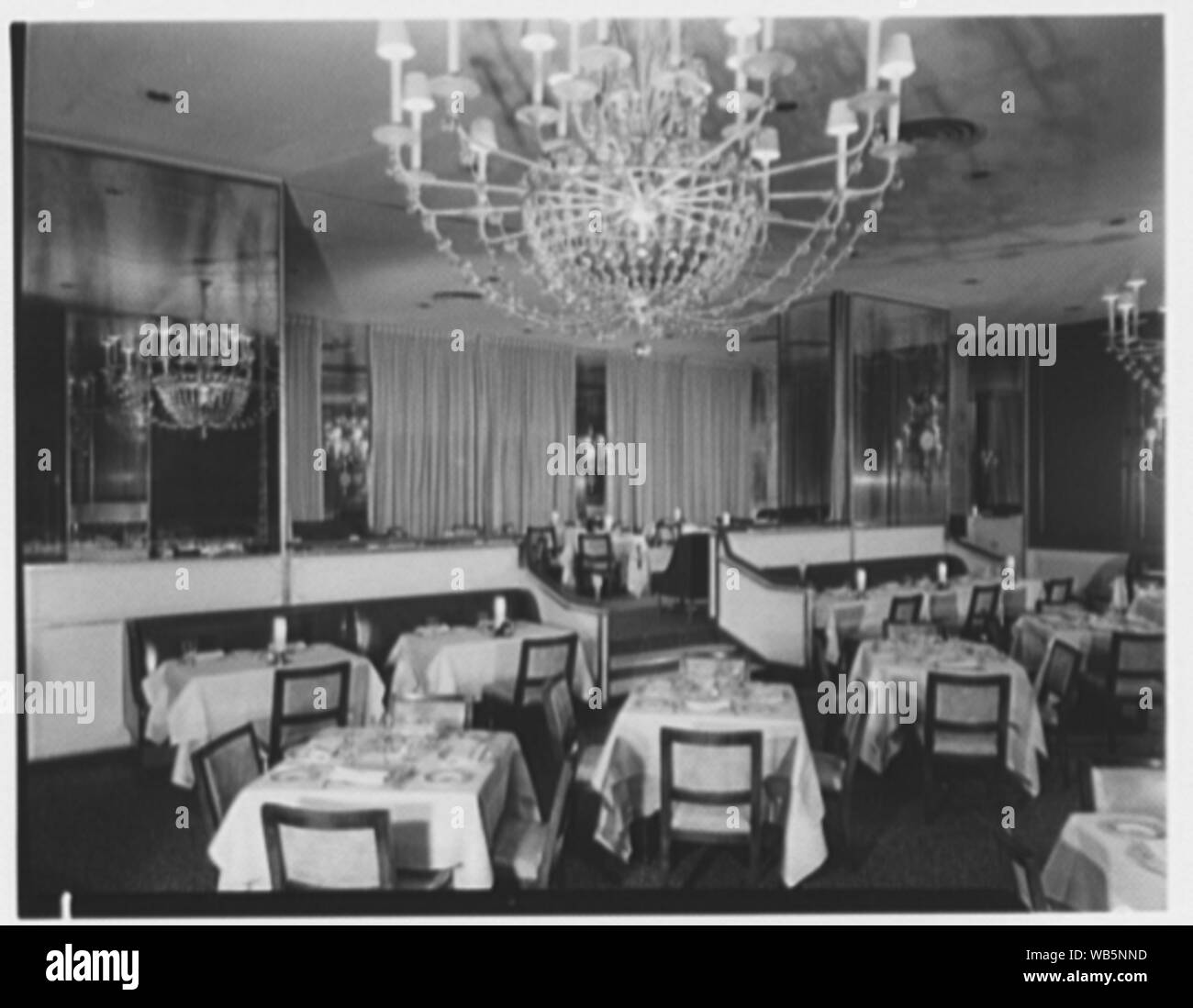 Essex House, W. 59th Street, New York City. Abstract/medio: Collezione Gottscho-Schleisner Foto Stock