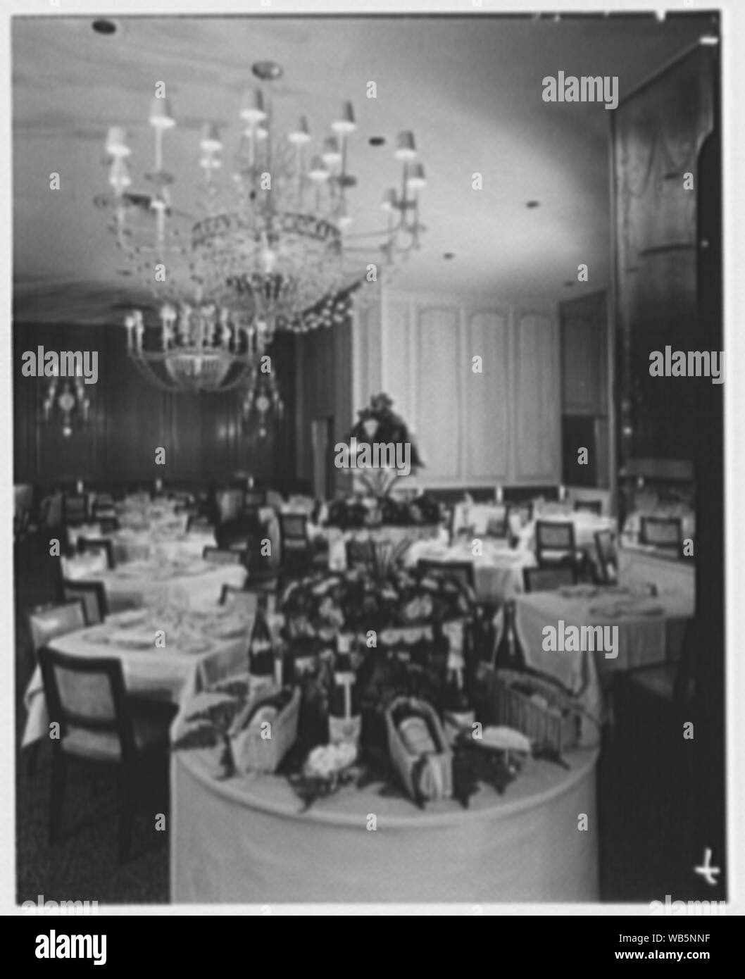 Essex House, W. 59th Street, New York City. Abstract/medio: Collezione Gottscho-Schleisner Foto Stock