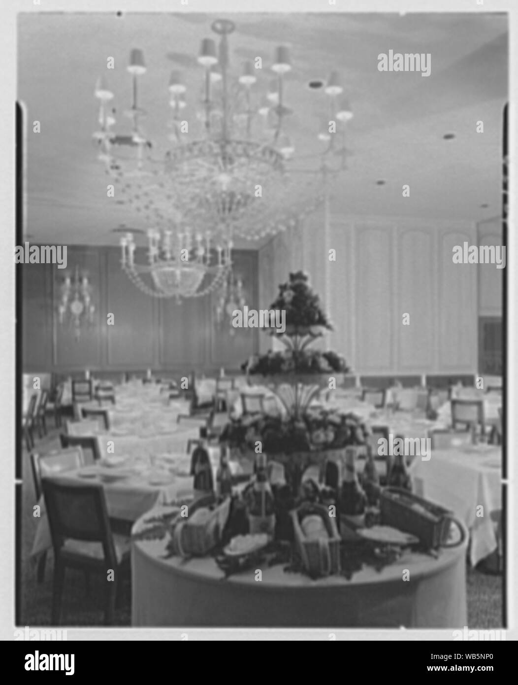 Essex House, W. 59th Street, New York City. Abstract/medio: Collezione Gottscho-Schleisner Foto Stock