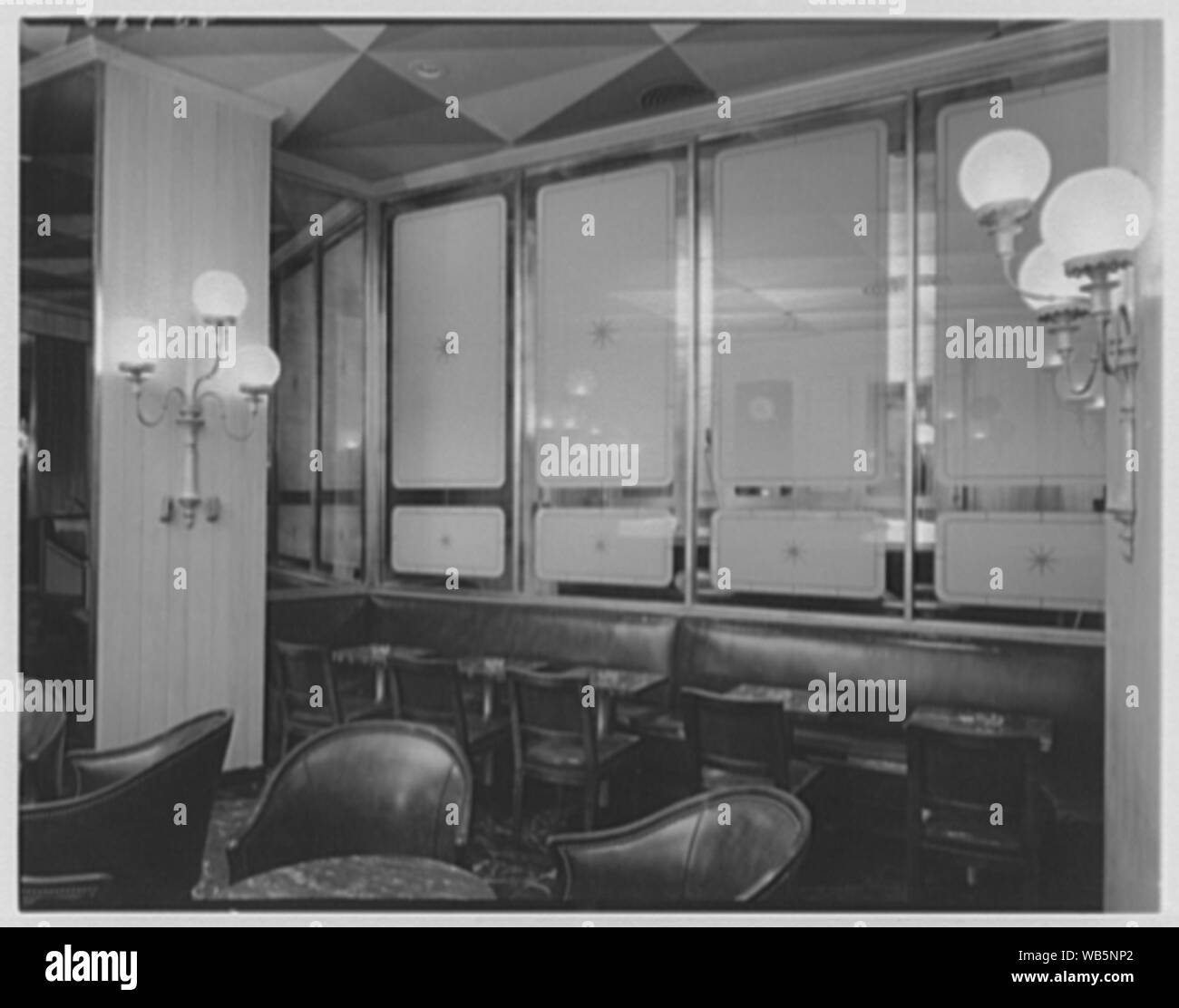 Essex House, W. 59th Street, New York City. Abstract/medio: Collezione Gottscho-Schleisner Foto Stock