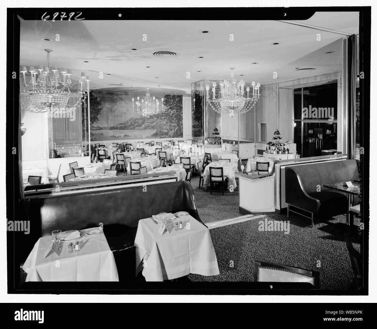 Essex House, W. 59th Street, New York City. Abstract/medio: Collezione Gottscho-Schleisner Foto Stock