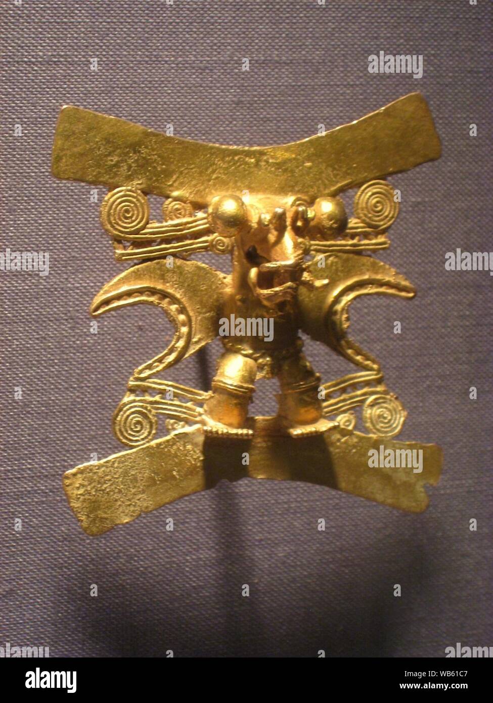 Eagle figura pendente, Costa Rica Costa sud, Diquis cultura, 700-1500 annuncio, oro, precolombiana Foto Stock
