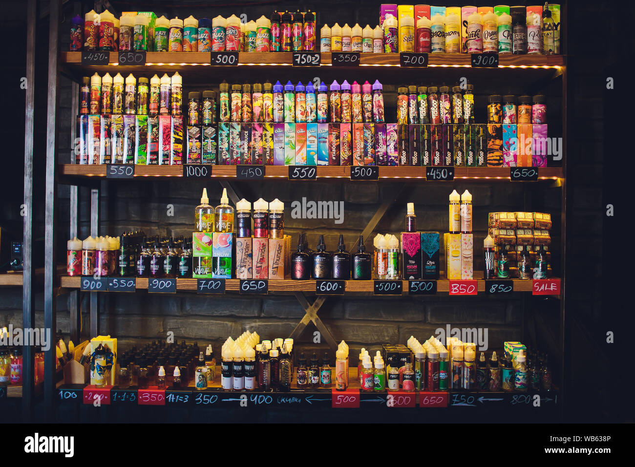 Mercato delle sigarette elettroniche immagini e fotografie stock ad alta  risoluzione - Alamy