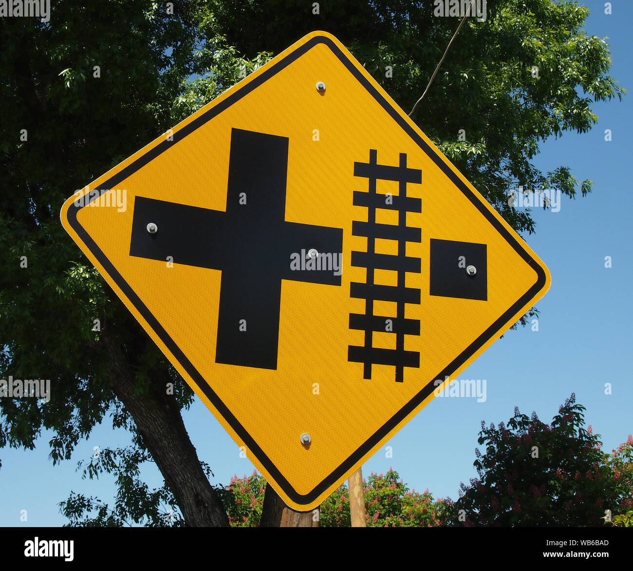 I binari della ferrovia firmano a Oakdale, California Foto Stock