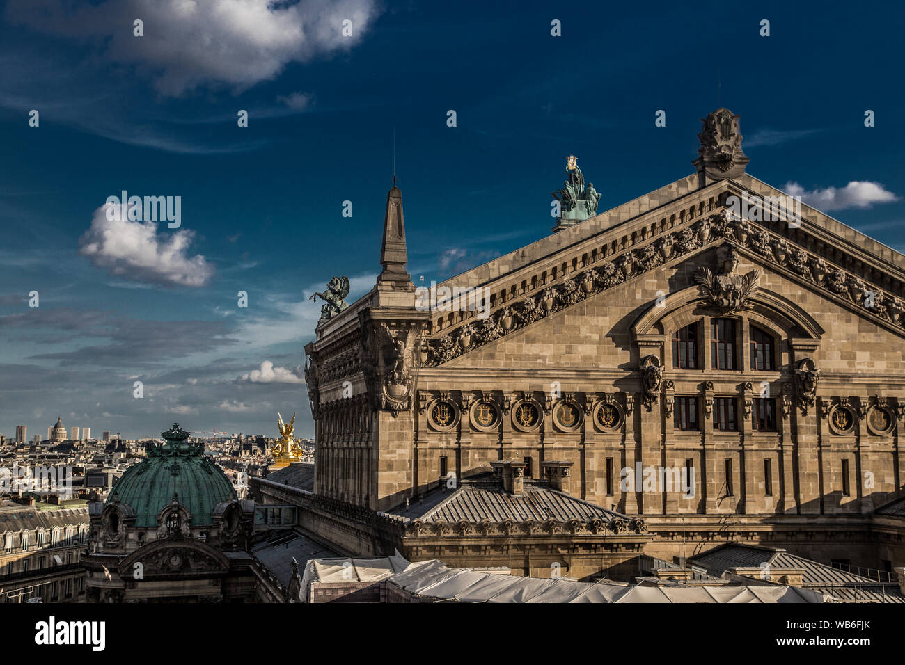 Vedute di Parigi dai tetti in Francia Foto Stock