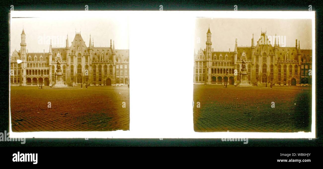 Edificis de la Plaça Markt, monumento als herois Jan Breydel e Pieter De Coninck. Foto Stock