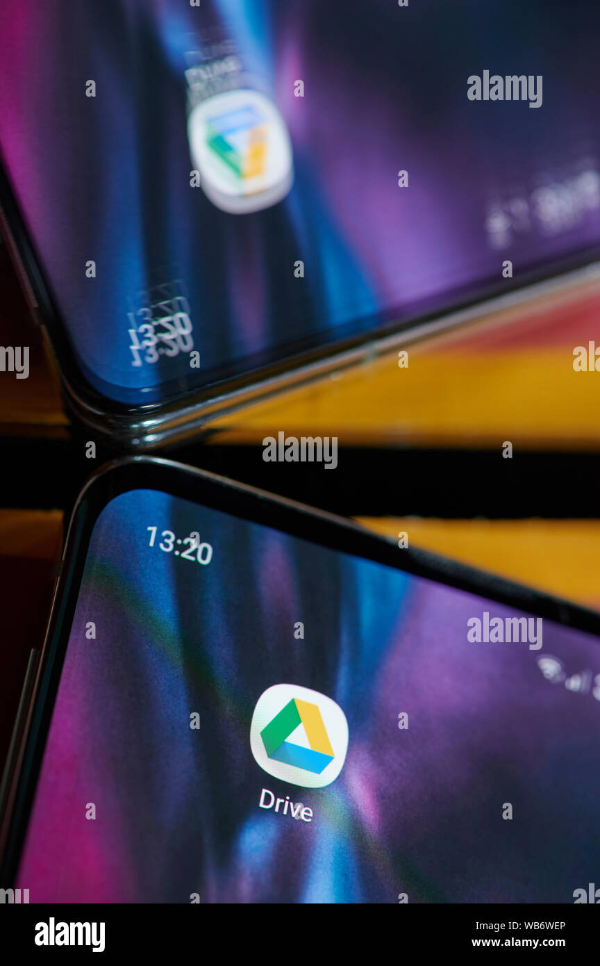 New york, Stati Uniti d'America - 24 agosto 2019: installato google drive applicazione sulla moderna lo schermo dello smartphone vicino la vista Foto Stock