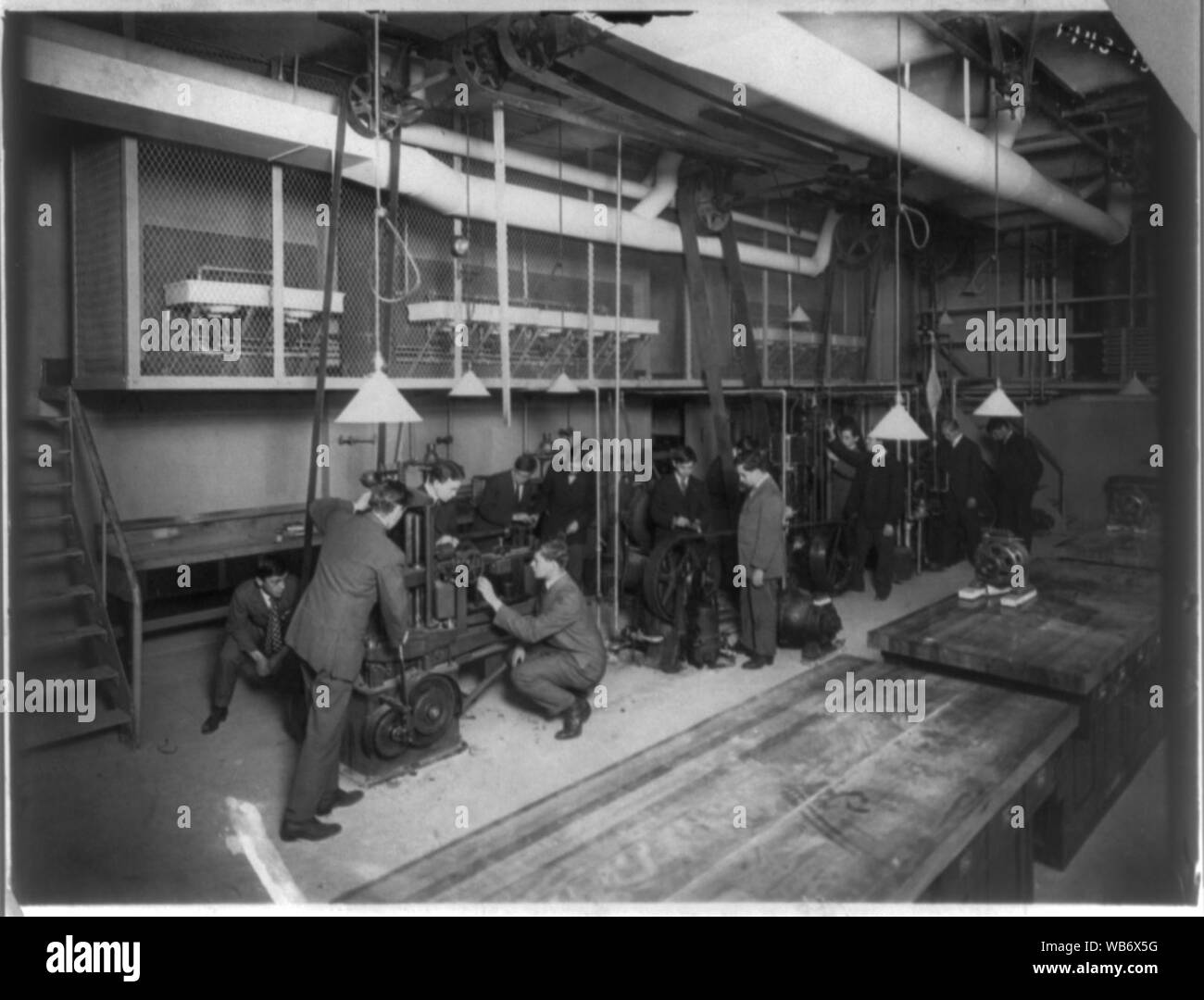 L'istruzione e la scuola dei bambini - Stuyvesant High School, Laboratorio di Meccanica applicata e elettricità, New York City Foto Stock