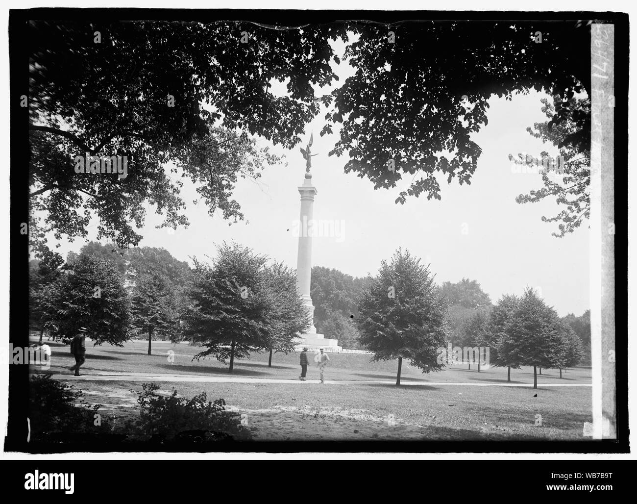 Prima Divisione, A.E.F. Monumento Abstract/medio: 1, negativo : vetro ; 5 x 7 in. o più piccolo Foto Stock