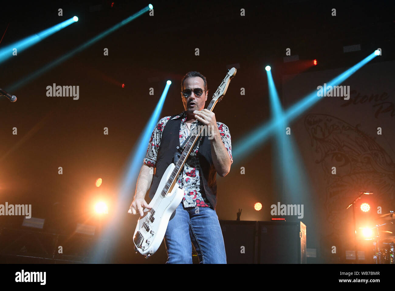 Rio de Janeiro, 15 febbraio 2019. Il bassista Robert cetta, dalla fascia Stone Temple Pilots, durante uno spettacolo al Km de Vantagens Hall nella città di Rio d Foto Stock