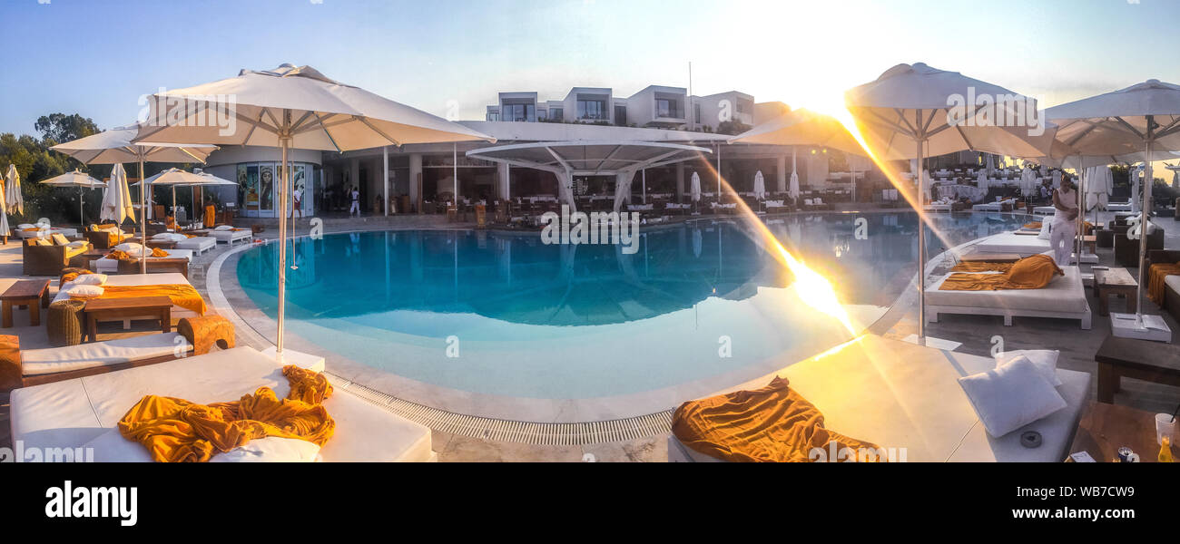 Spiaggia di Bodrum e vedute del porto in Turchia Foto Stock