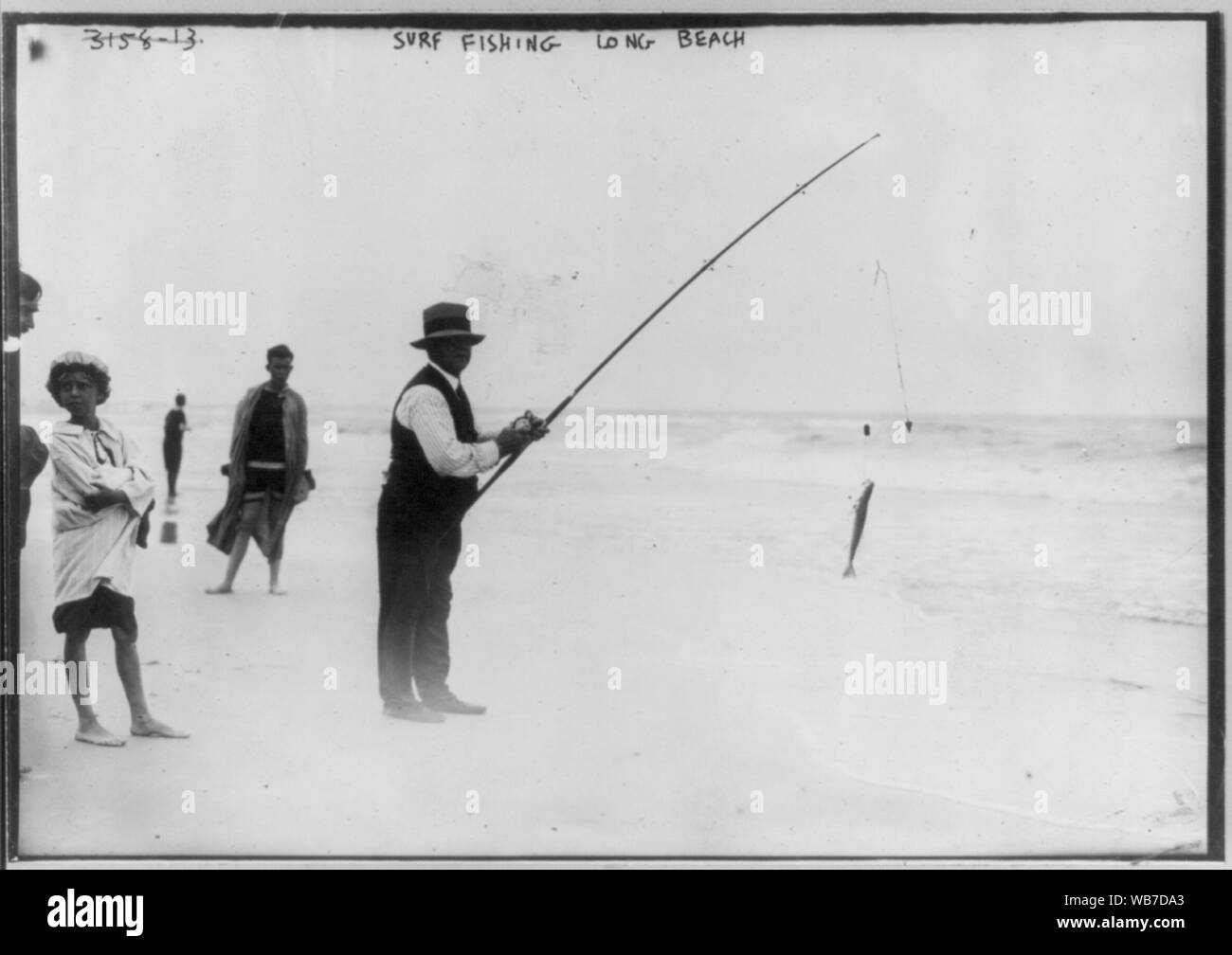 Pesca - La pesca di Surf, Long Beach, N.J. Abstract/medio: 1 stampa fotografica. Foto Stock