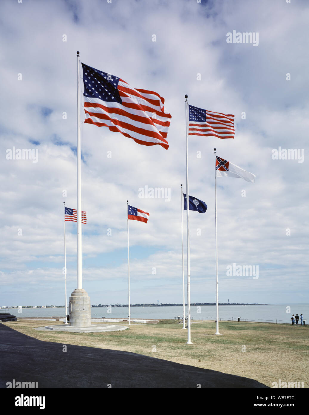 Bandiere a Fort Sumter nella Carolina del Sud Foto Stock