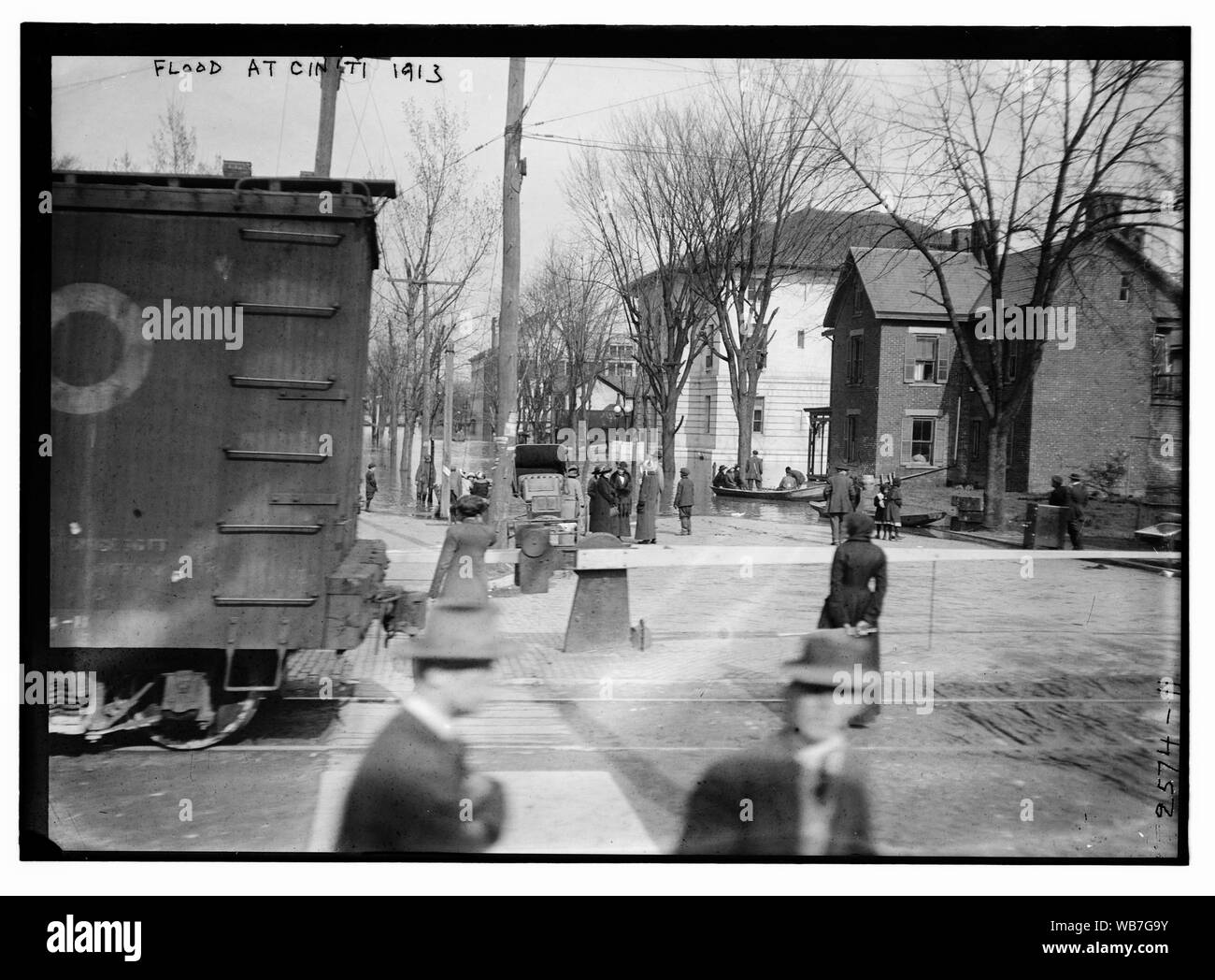 Alluvione a Cincinnati - 1913 Abstract/medio: 1, negativo : vetro ; 5 x 7 in. o inferiore. Foto Stock