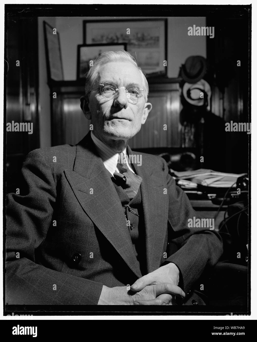 Il Senatore della Florida. Washington, 29 aprile. Una nuova fotografia informale del senatore Charles O. Andrews, democratici della Florida Abstract/medio: 1, negativo : vetro ; 4 x 5 in. o più piccolo Foto Stock