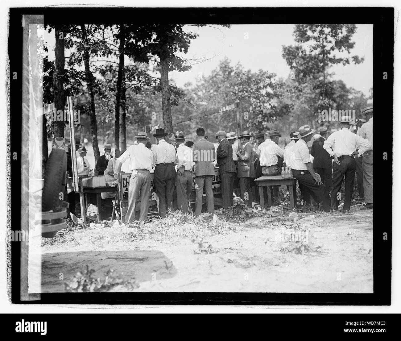 Ford Motor C., Trattore Road Show, pranzo Riassunto contatore/medio: 1, negativo : vetro ; 4 x 5 in. o più piccolo Foto Stock
