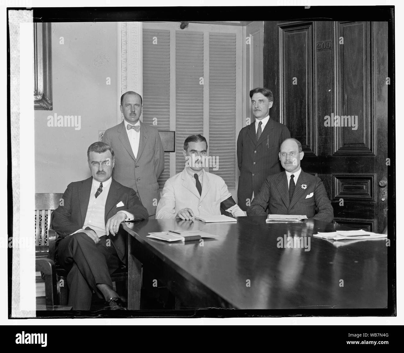 Personale straniero Scheda di servizio, 6/22/24 Abstract/medio nazionale: Foto Azienda Collection Foto Stock