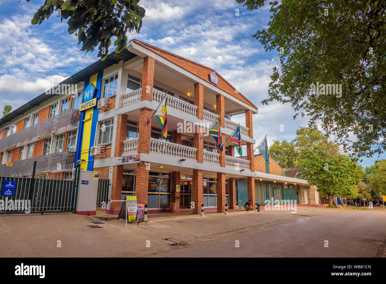 Ingresso al N1 Hotel in Victoria Falls, Zimbabwe Foto Stock