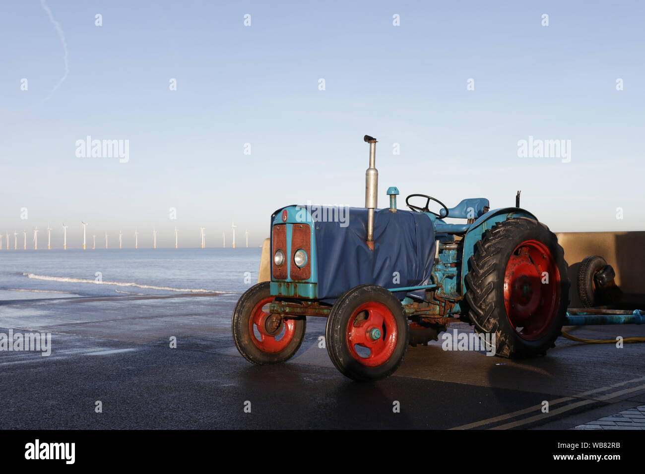 Vecchio trattore park al mare in Redcar, Foto Stock