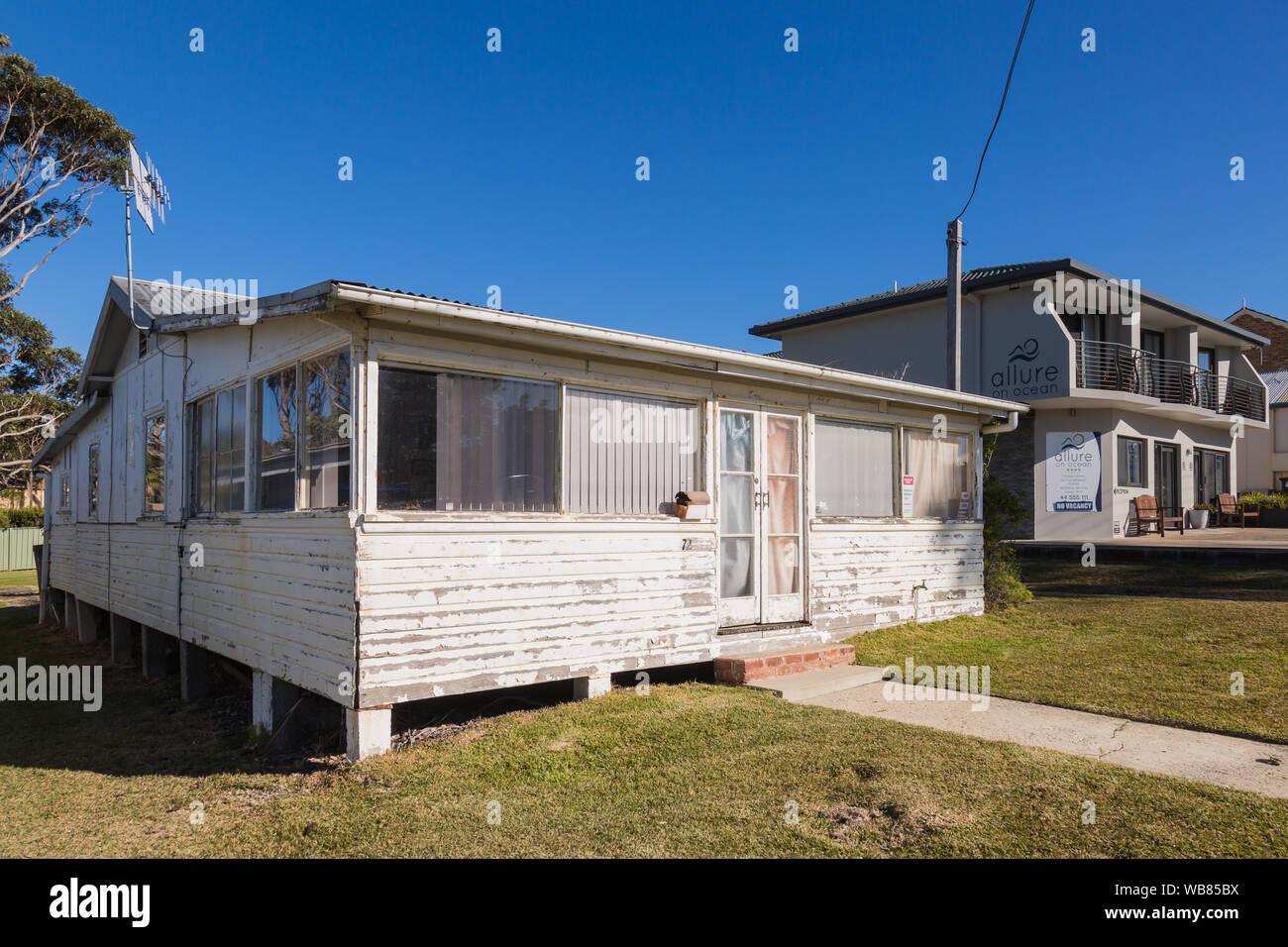 Viste generali di una casa Weatherboard, Mollymook Beach, Ulladulla, NSW Australia. Foto Stock