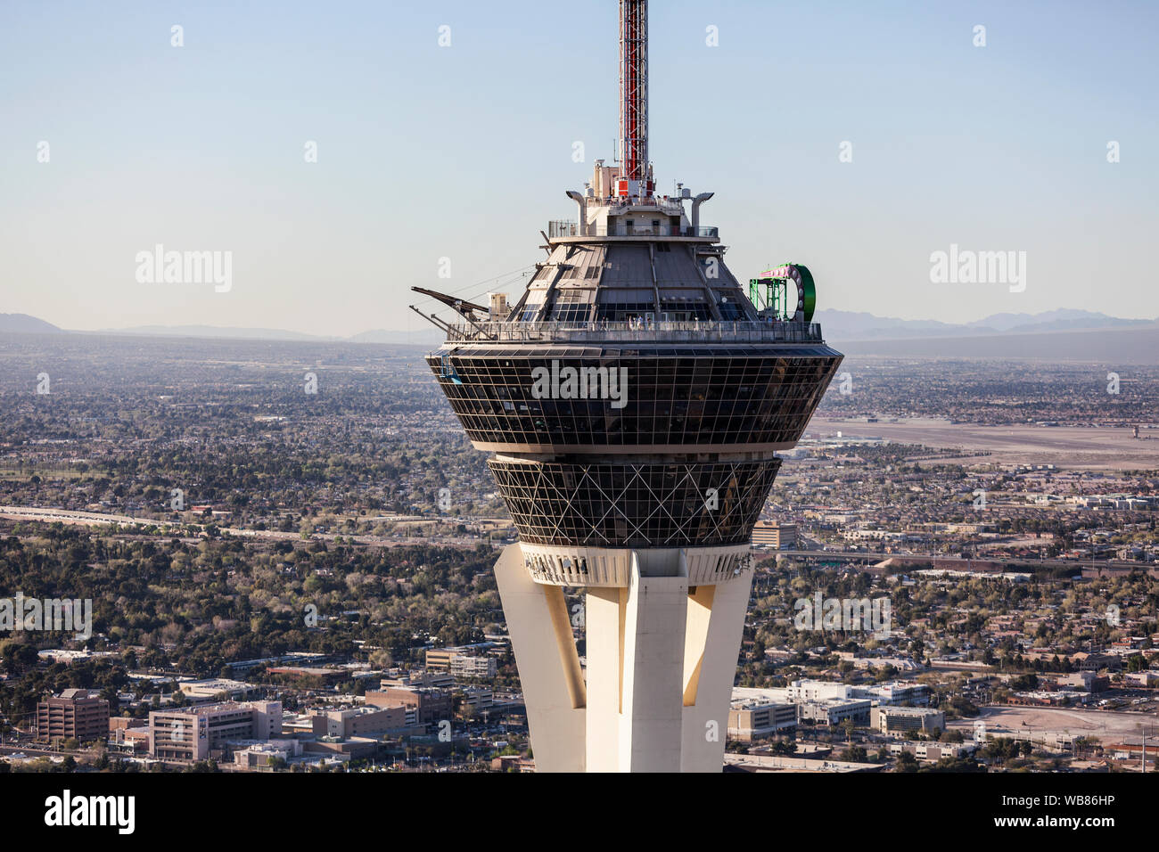 Vista aerea della parte superiore della stratosfera Resort torre sul marzo 13, 2017 a Las Vegas, Nevada, USA. Foto Stock