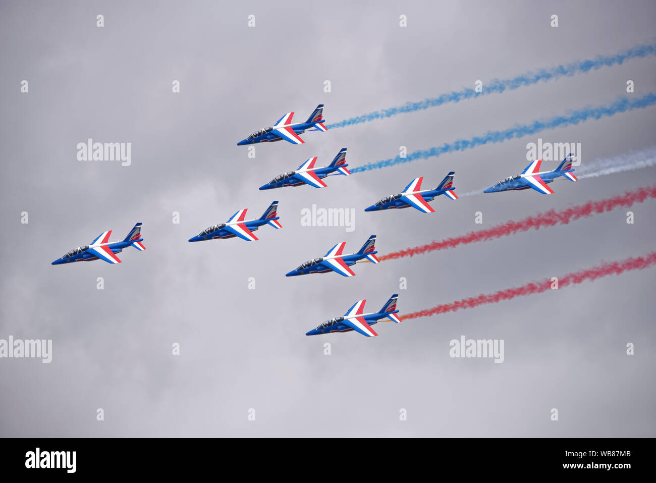 Francese Air Force militare Display Aerobatic Team Patrouille de France volare i loro getti alfa in perfetta formazione al RIAT Foto Stock