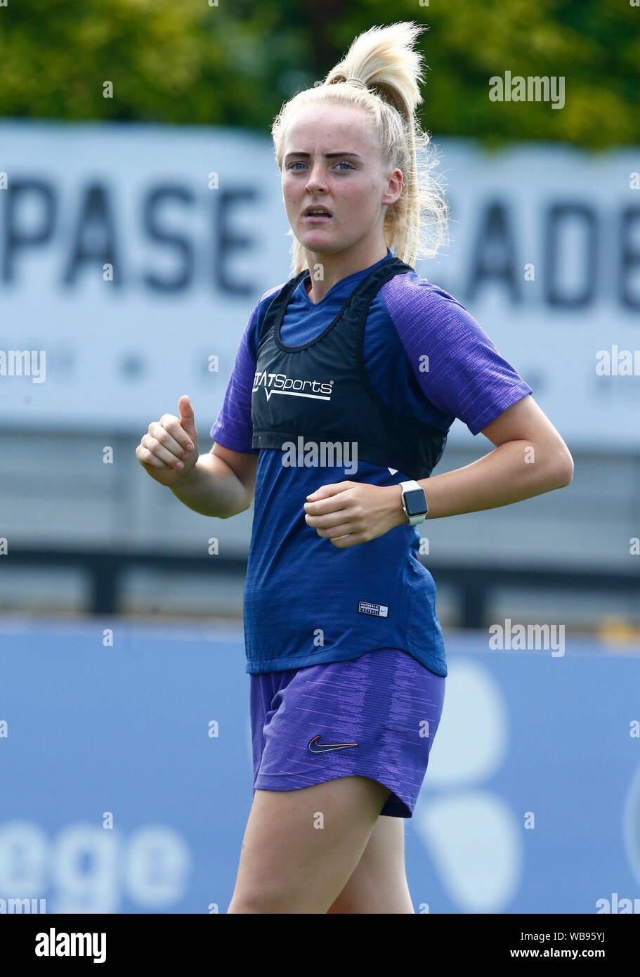 Boreham Wood, Regno Unito. 25 Ago, 2019. BOREHAMWOOD, Inghilterra - AGOSTO25: Chloe Peplow del Tottenham Hotspur Signore durante il pre-match warm-up durante la partita amichevole tra le donne di Arsenal e Tottenham Hotspur a Prato Park Stadium il 25 agosto 2019 in Boreham Wood, Inghilterra azione di Credito Foto donne Credit: Azione Foto Sport/Alamy Live News Foto Stock
