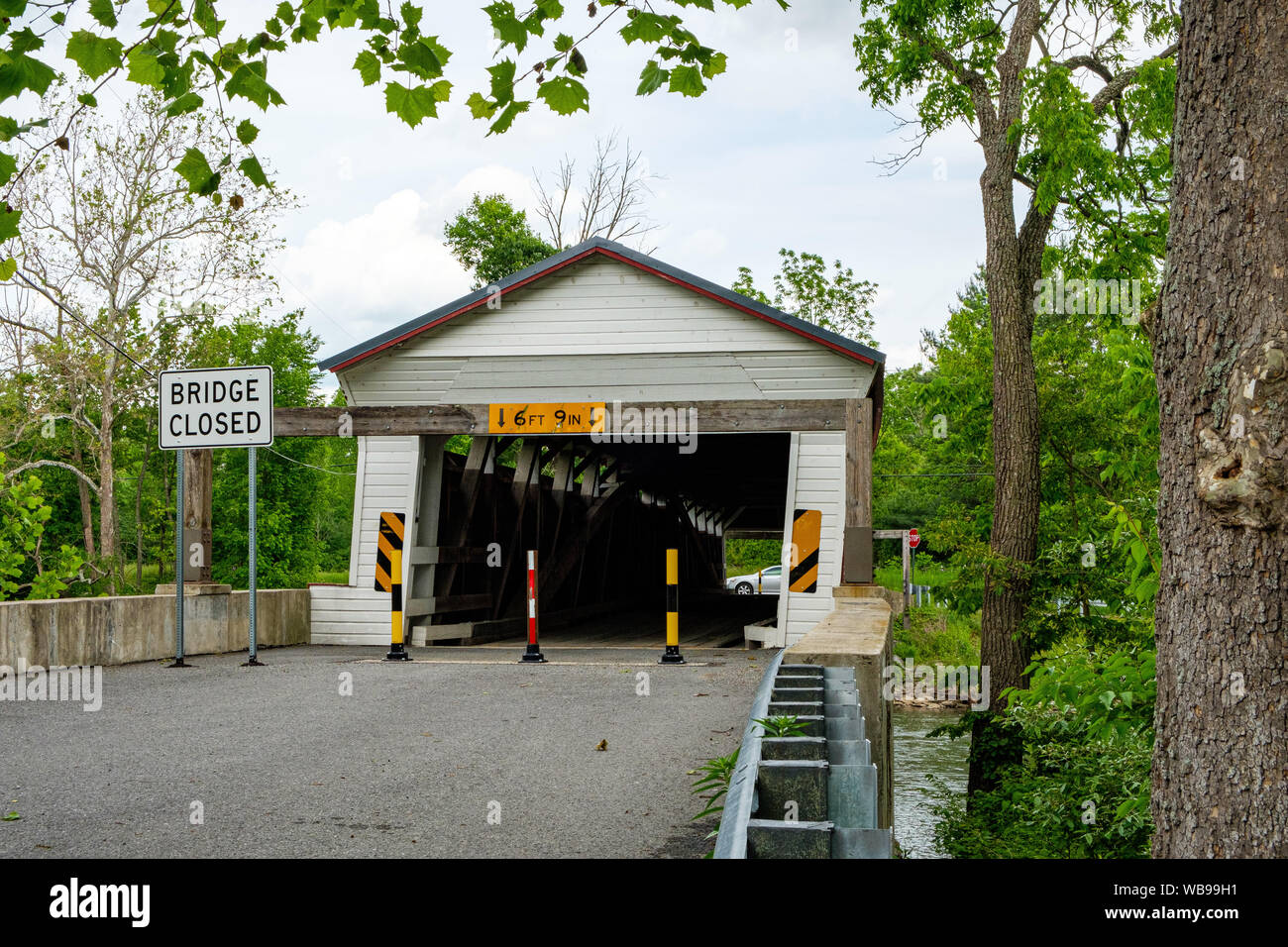 Rosso Millmont ponte coperto, coperto Bridge Road, Hartley Township, Pennsylvania Foto Stock