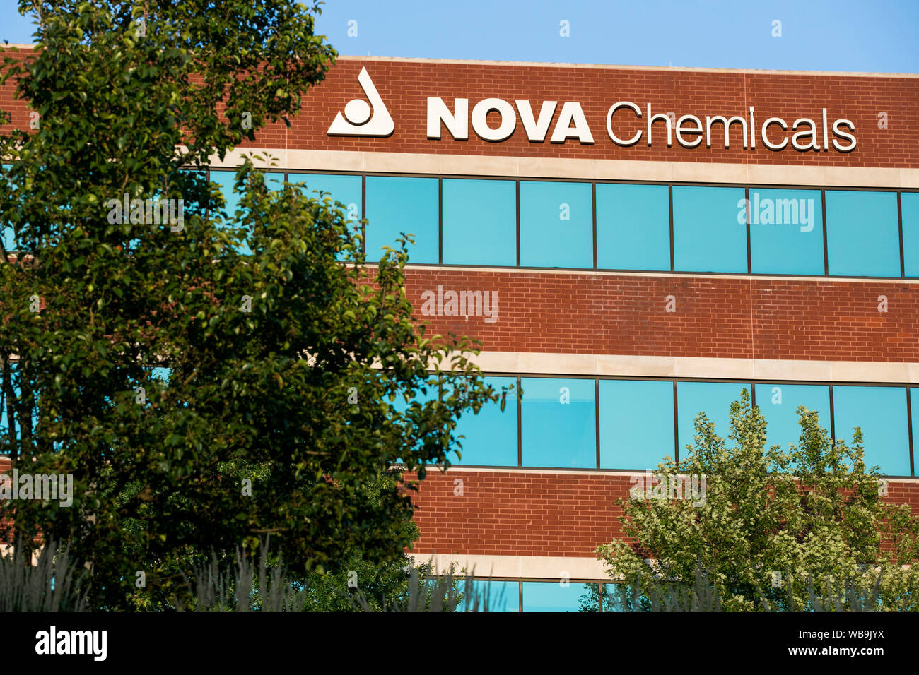 Un segno del logo al di fuori di una struttura occupata dalla NOVA Chemicals Corporation in Coraopolis, Pennsylvania il 9 agosto 2019. Foto Stock