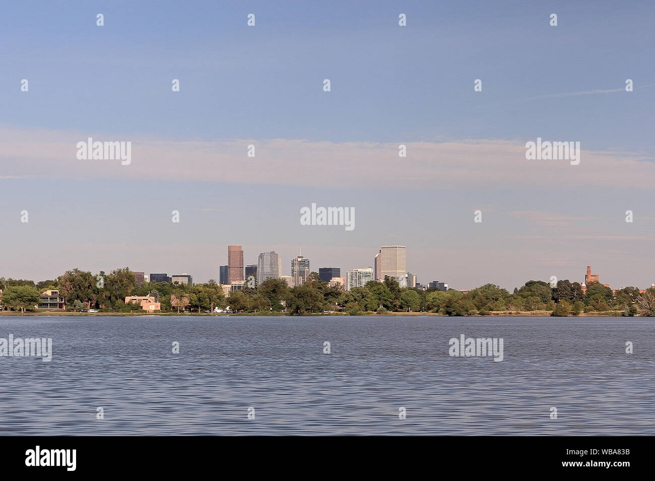 Centro di Denver, Colorado, dalla Sloan lago al tramonto Foto Stock