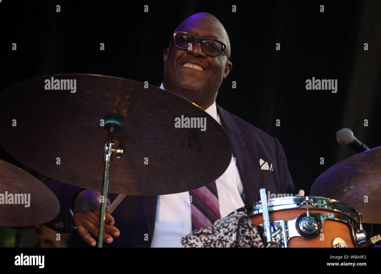 Agosto 25, 2019, New York New York, Stati Uniti d'America: il Batterista CARL ALLEN assiste il 2019 Charlie Parker Jazz Festival a Marcus Garvey Park in Harlem. (Credito Immagine: © Nancy Kaszerman/ZUMA filo) Foto Stock