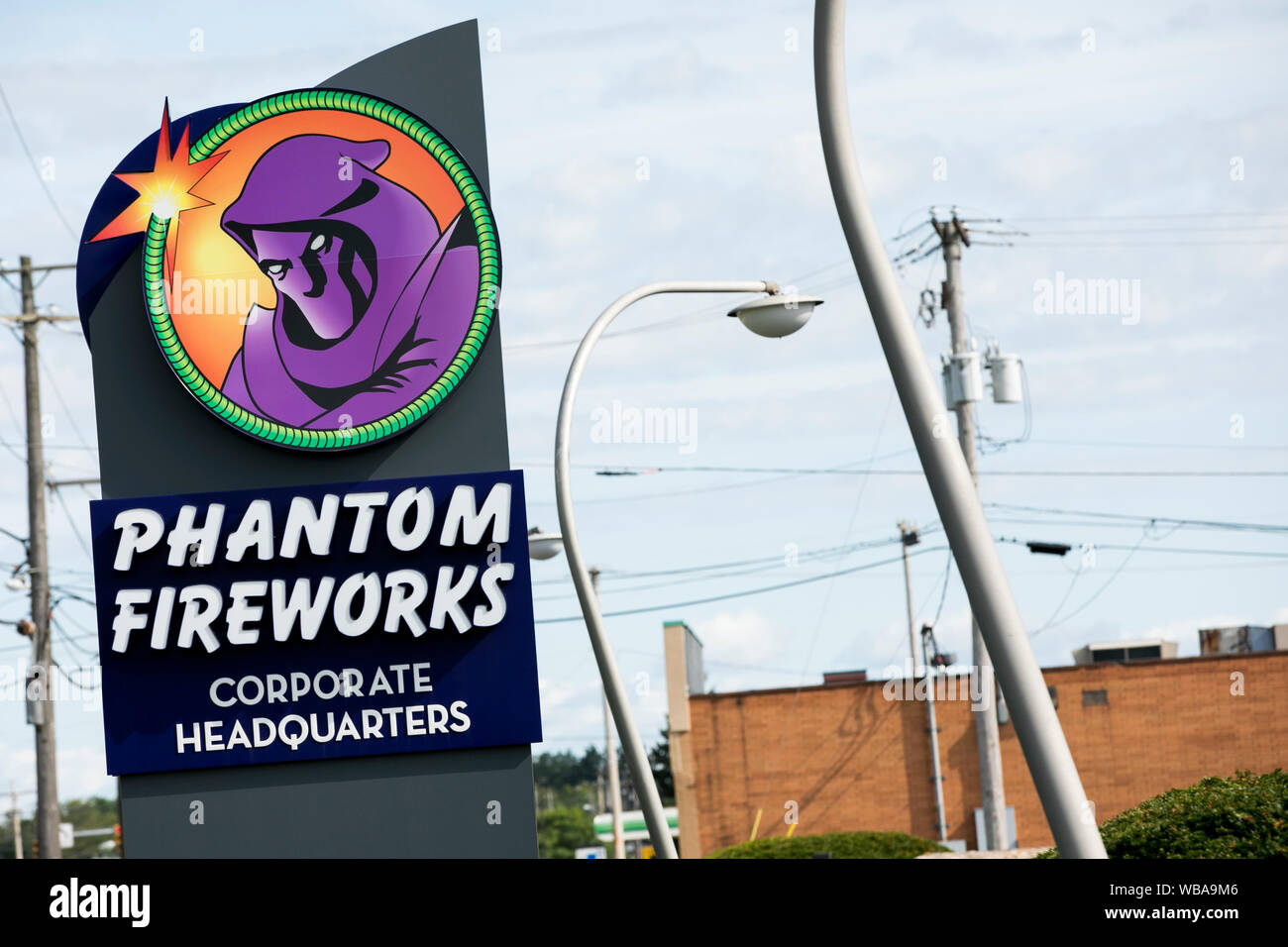 Un logo segno al di fuori della sede del fantoccio fuochi d'artificio in Youngstown, Ohio, 10 agosto 2019. Foto Stock