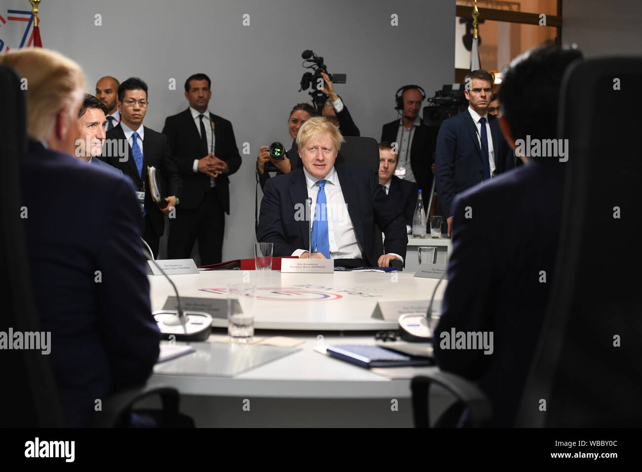 Il primo ministro Boris Johnson durante una sessione di lavoro in materia di politica estera e gli affari di sicurezza: Siria, come parte del vertice G7 di Biarritz, Francia. Foto Stock