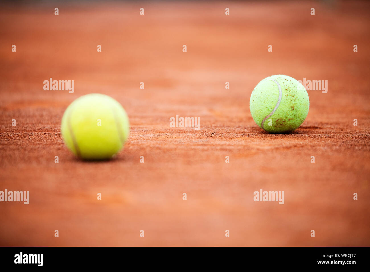Close up di palle da tennis sul campo da tennis. Sport concept Foto Stock