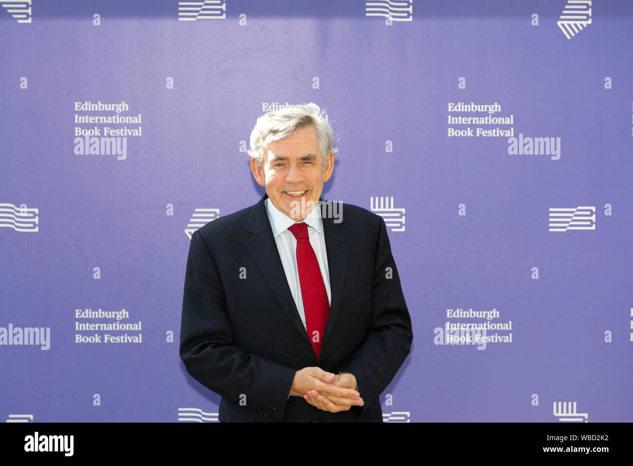 Edimburgo, Scozia, Regno Unito, 26 agosto 2019. Foto della Edinburgh Book Festival, Gordon Brown, ex Primo Ministro del Regno Unito appare al Festival per promuovere il suo libro, la mia vita, il nostro tempo, dando la sua prospettiva unica degli eventi nel mondo del XXI secolo. Credito: Brian Wilson/Alamy Live News Foto Stock