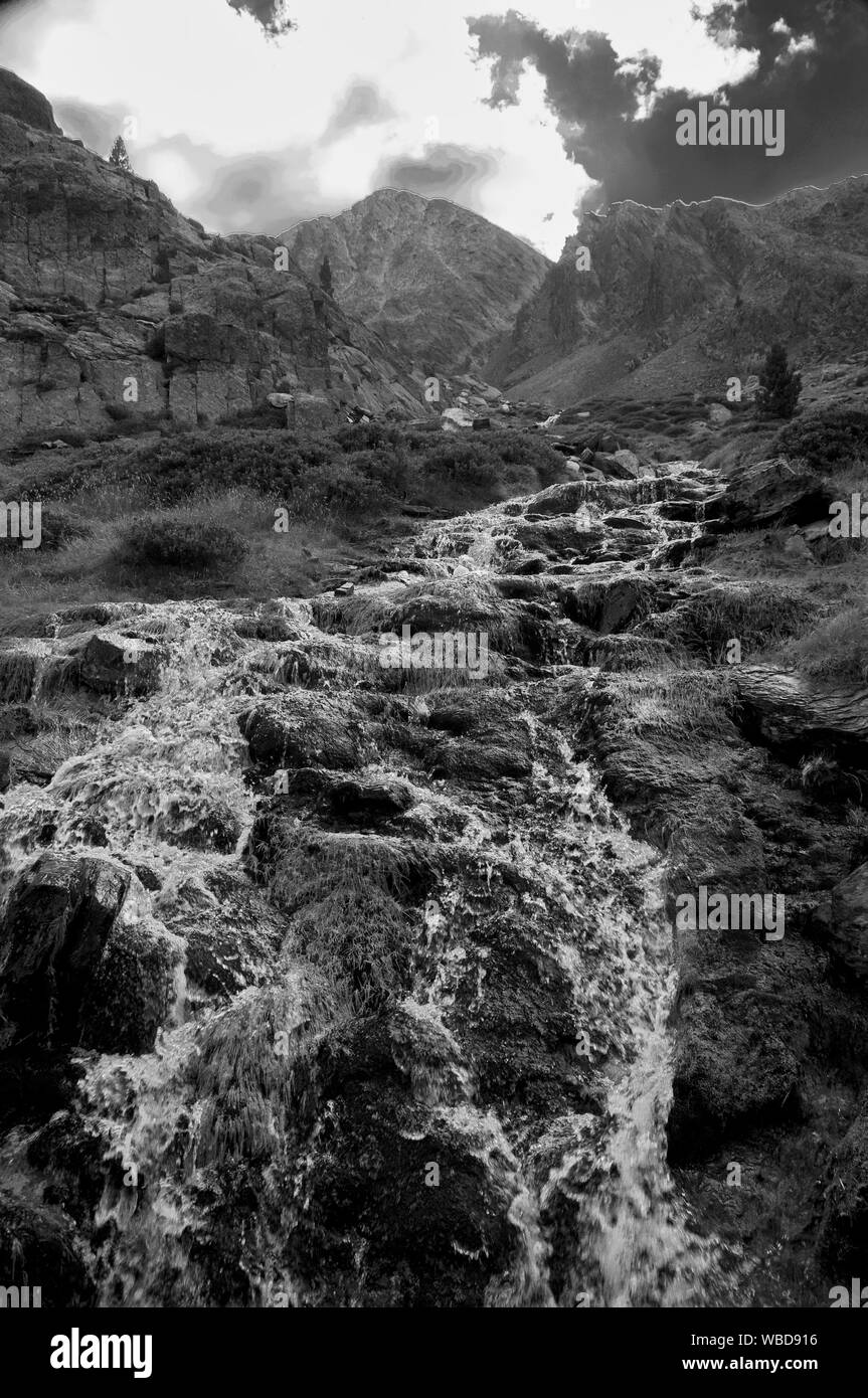 Paesaggio sulle pendici del Pic Monteixo dei Pirenei catalani Foto Stock