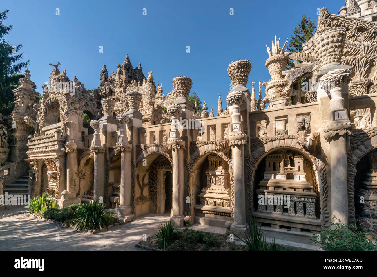 Palais ideale , 1879-1912 dal postino Ferdinand Chaval in Hauterives, Drome, Francia Foto Stock