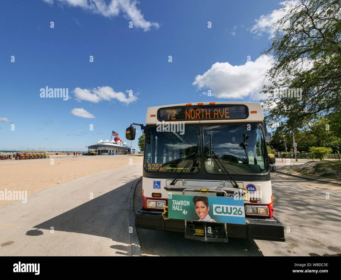 Chicago CTA autobus e North Avenue Beach. Foto Stock
