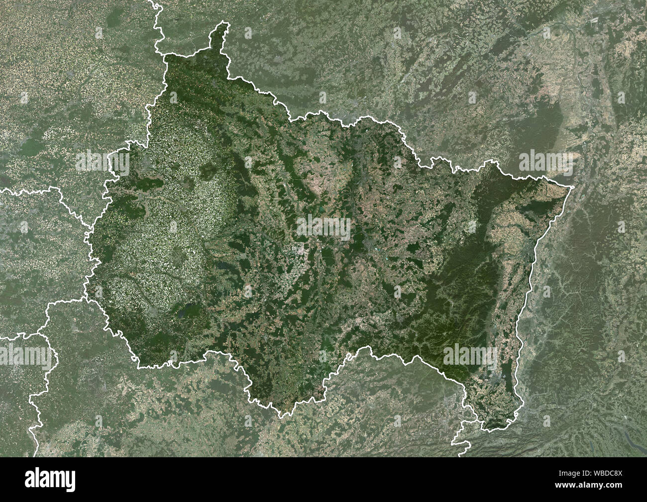 Colore immagine satellitare della regione Grand Est, Francia (con i confini amministrativi). Questa immagine è stata elaborata sulla base dei dati acquisiti nel 2018 da Sentinel-2 satelliti. Foto Stock