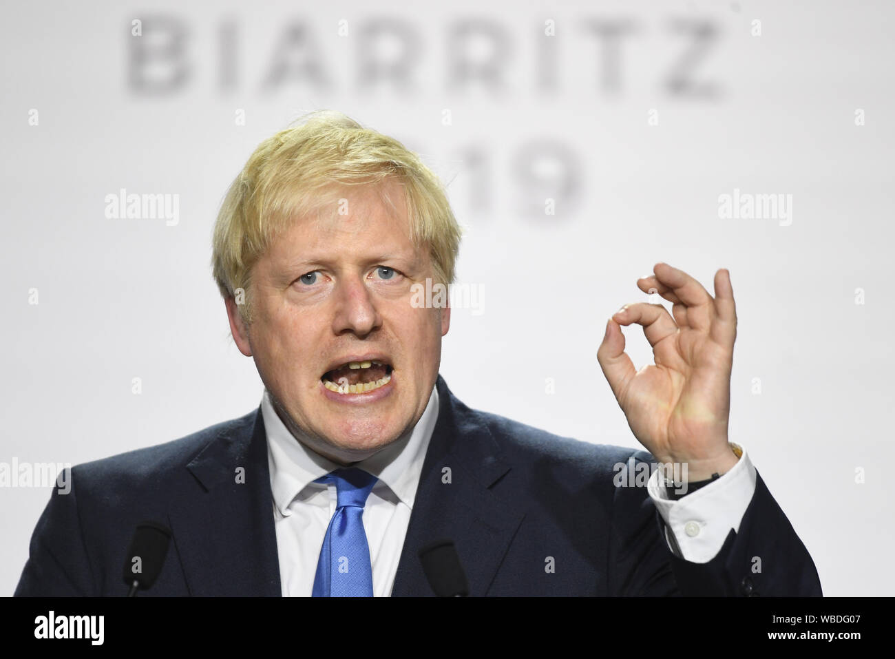 Il primo ministro Boris Johnson durante una conferenza stampa a conclusione del vertice G7 di Biarritz, Francia. Foto Stock