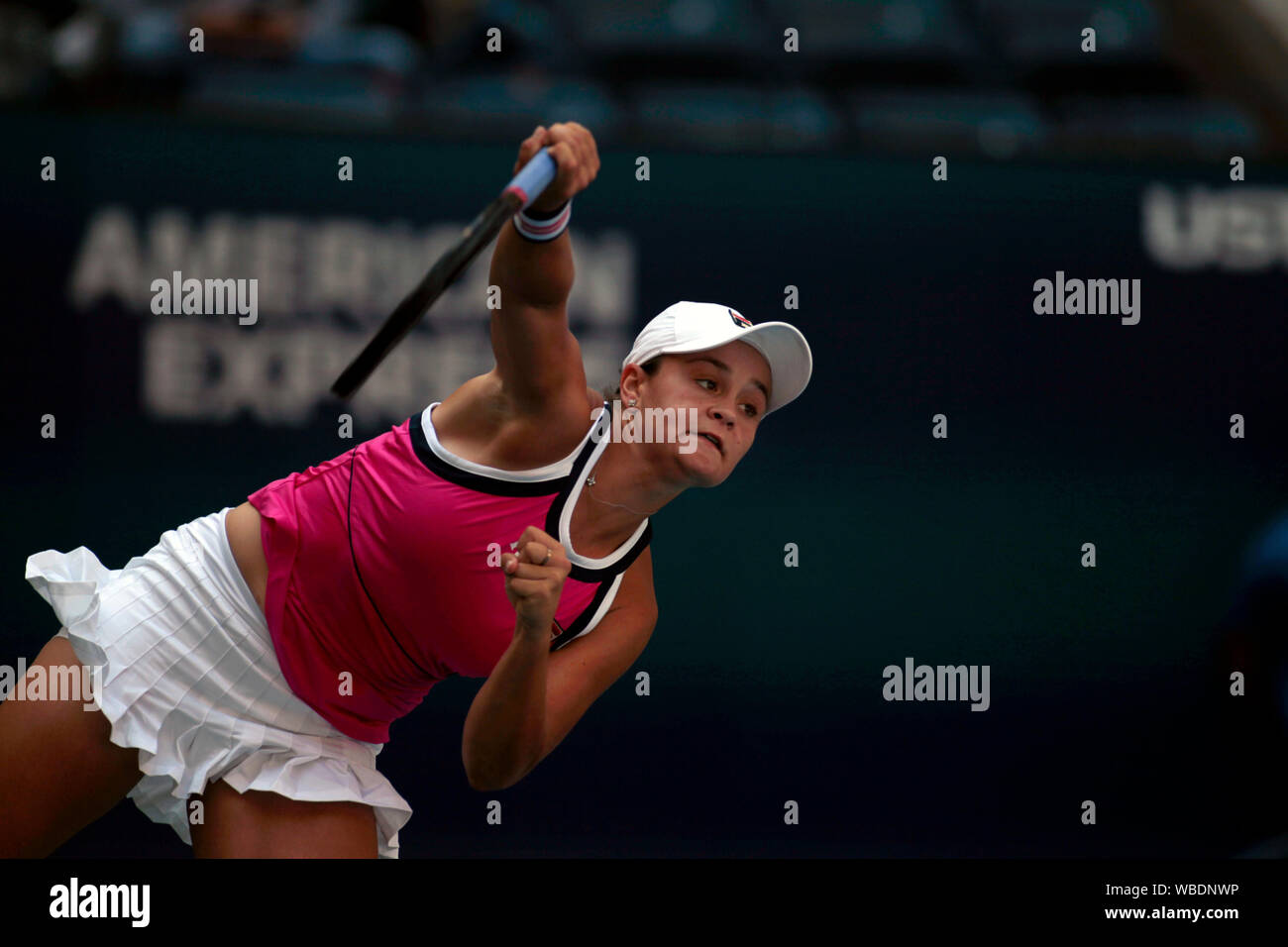 New York, Stati Uniti d'America. 26 Ago, 2019. Flushing Meadows, New York, Stati Uniti d'America. Agosto 26, 2019. Il numero uno di cenere di semi di Barty di Australia in azione durante la sua prima partita contro la Zarina Diyas del Kazakistan. Credito: Adam Stoltman/Alamy Live News Credito: Adam Stoltman/Alamy Live News Foto Stock