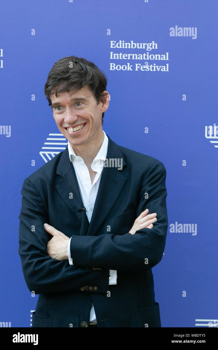 Edimburgo, Scozia, Regno Unito, 26 agosto 2019. Foto della Edinburgh Book Festival, Rory Stewart, MP per Penrith e il confine e recente candidato per la leadership del partito conservatore del Regno Unito partito, è considerato un futuro primo ministro. Egli spiega che la Gran Bretagna è in grado di imparare dal Brexit fiasco. Credito: Brian Wilson/Alamy Live News Foto Stock