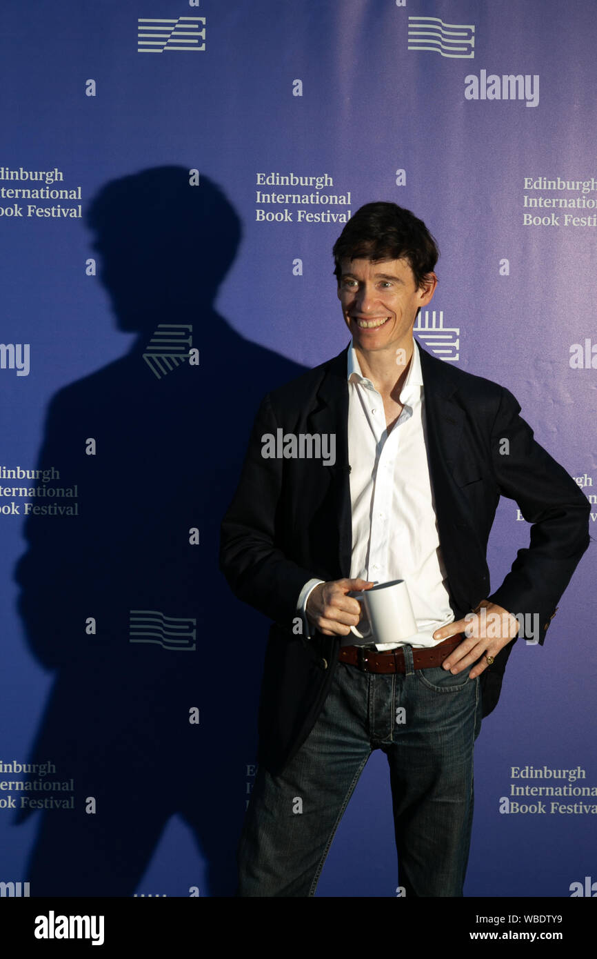 Edimburgo, Scozia, Regno Unito, 26 agosto 2019. Foto della Edinburgh Book Festival, Rory Stewart, MP per Penrith e il confine e recente candidato per la leadership del partito conservatore del Regno Unito partito, è considerato un futuro primo ministro. Egli spiega che la Gran Bretagna è in grado di imparare dal Brexit fiasco. Credito: Brian Wilson/Alamy Live News Foto Stock