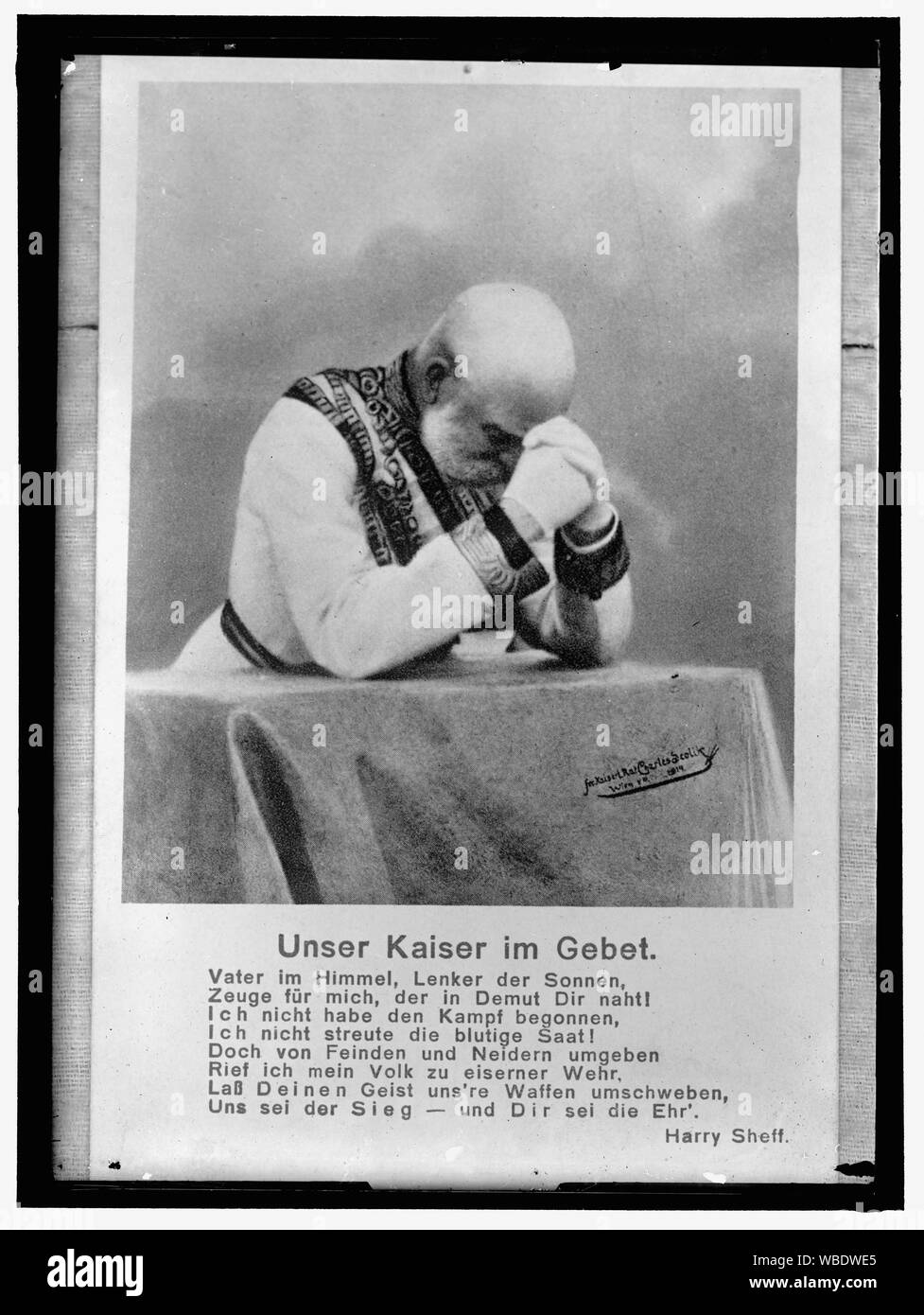 FRANZ JOSEF. S.a.r. L'imperatore d'Austria. In preghiera Abstract/medio: 1, negativo : vetro ; 5 x 7 in. o più piccolo Foto Stock