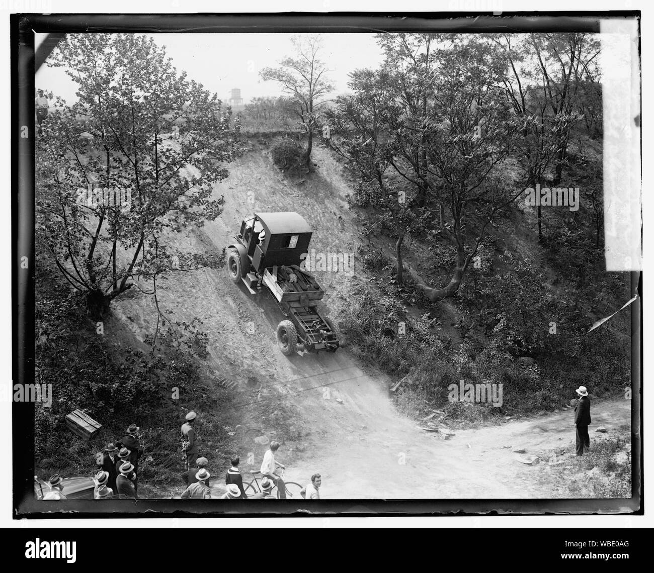 La trazione a quattro ruote motrici hill climbing Abstract/medio: 1, negativo : vetro ; 4 x 5 in. o più piccolo Foto Stock