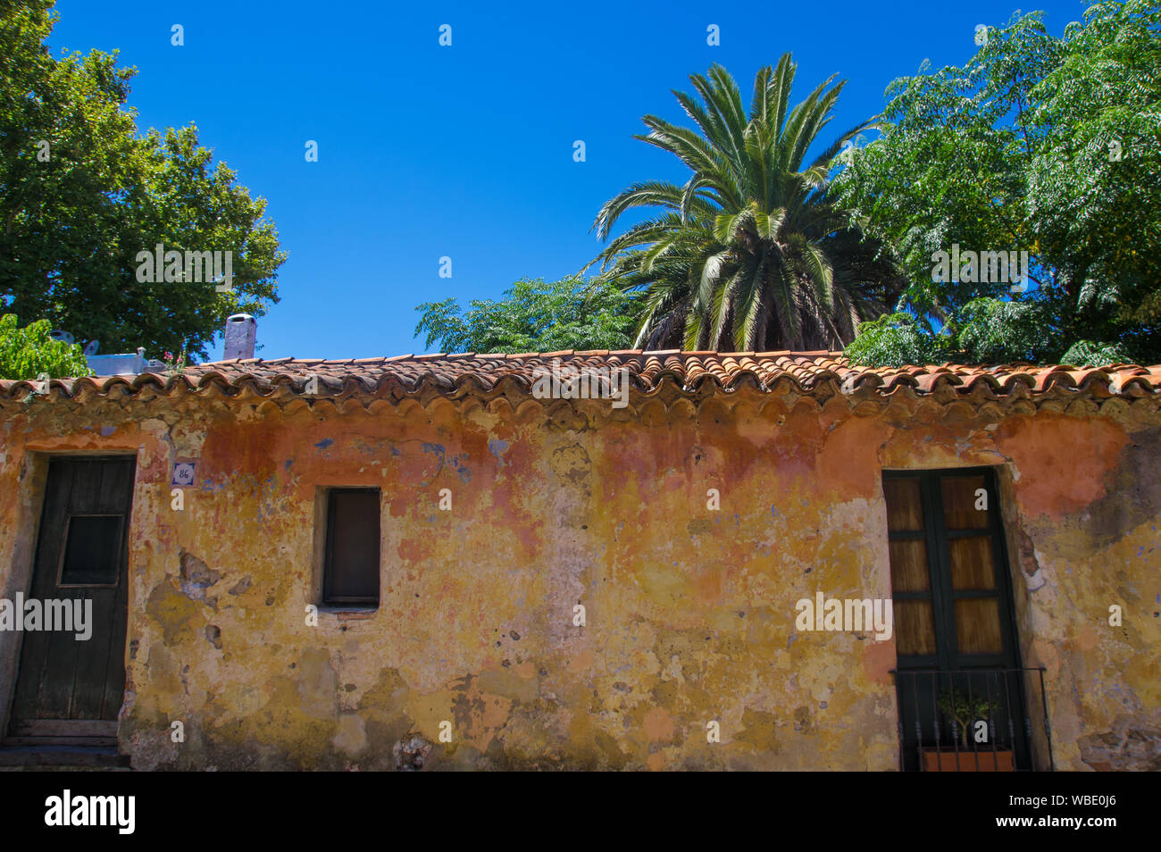 Colonia del Sacramento, Uruguay; 2 Marzo 2019: Street di luoghi da visitare nella città di Colonia del Sacramento, sito del Patrimonio mondiale Foto Stock