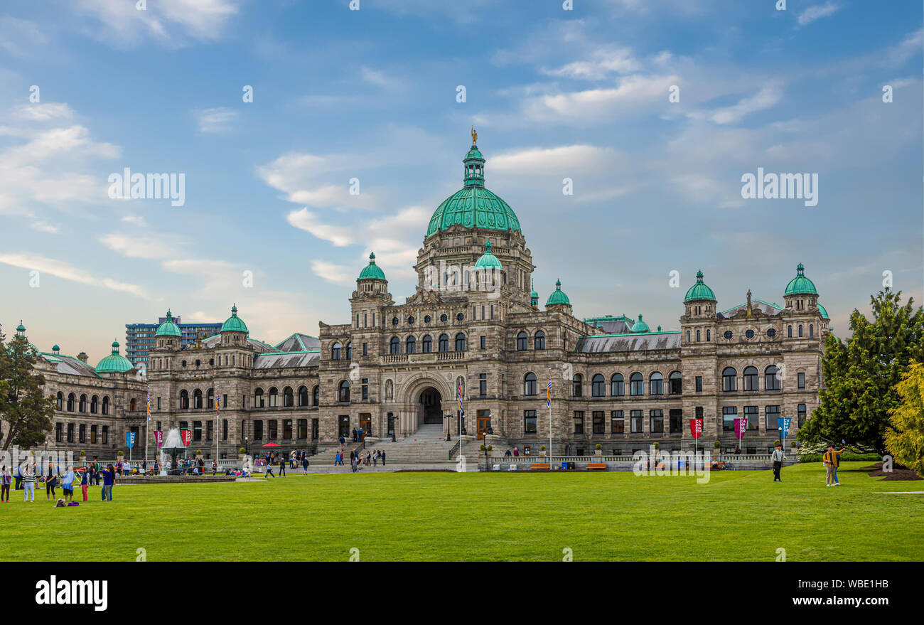 Vista del bellissimo palazzo del parlamento in Victoria British Columbia Foto Stock