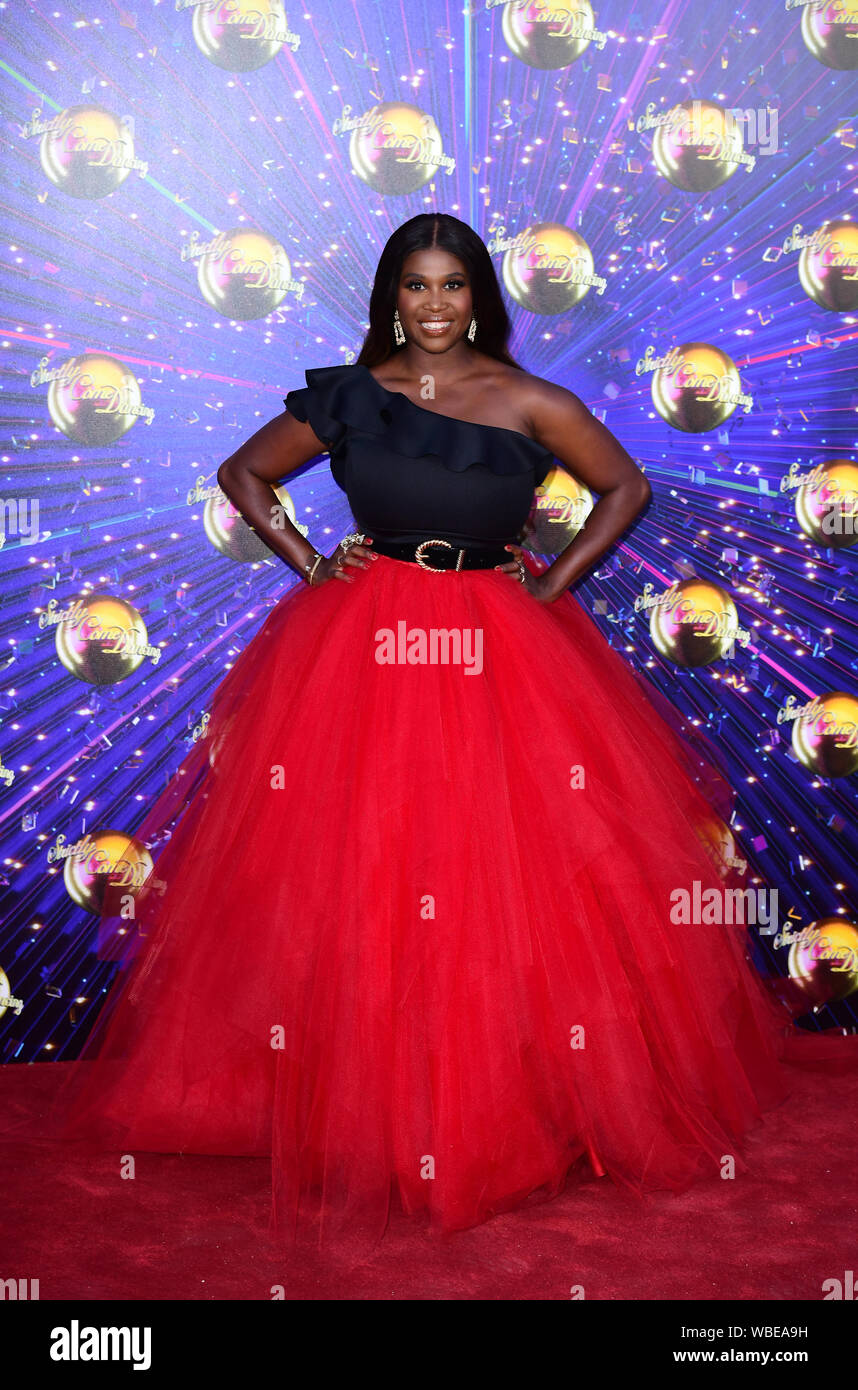 Motsi Mabuse arrivando al tappeto rosso lancio di Strictly Come Dancing 2019, tenutosi presso il centro televisivo della BBC a Londra, Regno Unito. Foto Stock